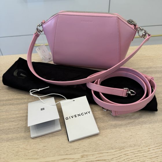 Givenchy Pink Smooth Leather Antigona XS Crossbody Bag Baby Pink