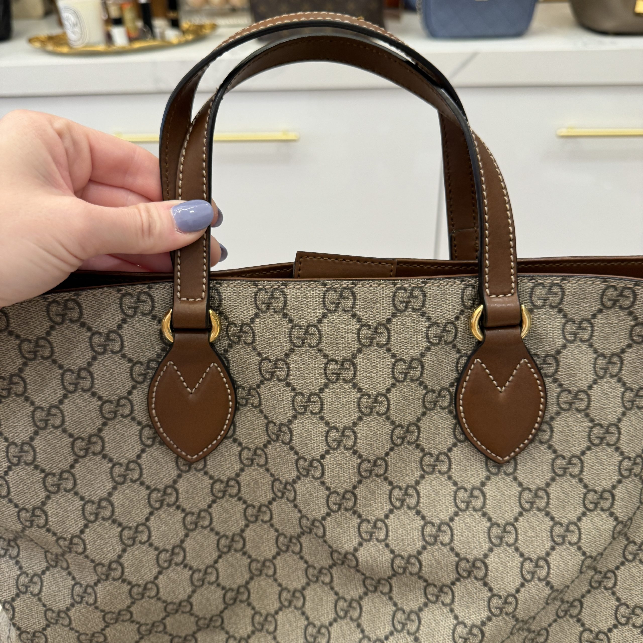 Gucci Soft GG Supreme Monogram Medium Crossbody Tote Beige Cuir