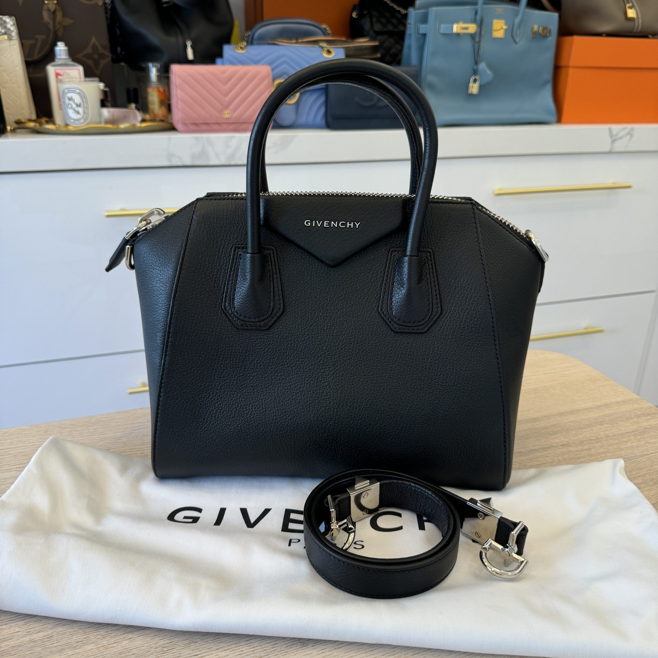Givenchy Sugar Goatskin Small Antigona Black