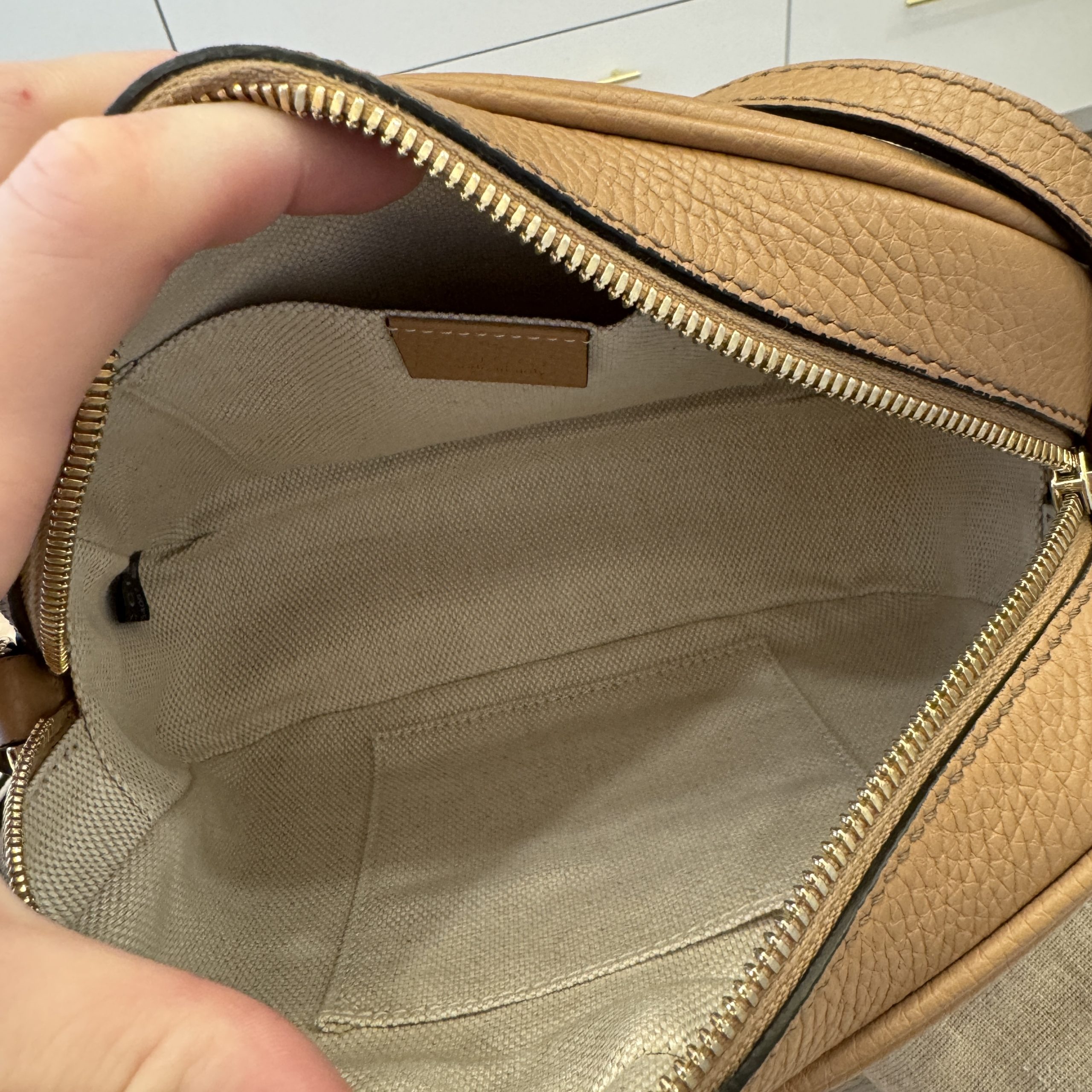 Gucci Calfskin Small Soho Disco Bag Beige