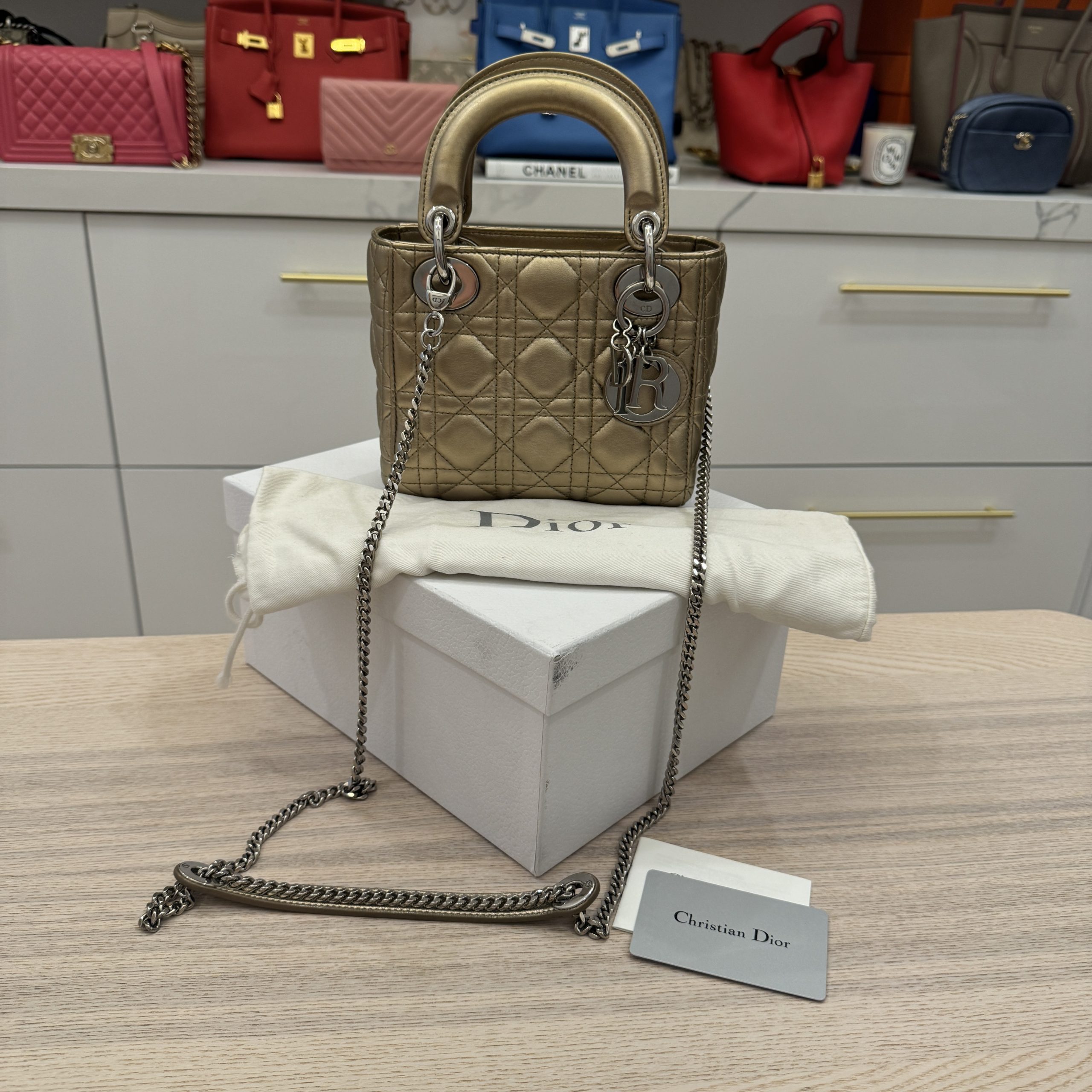 Lady inclue dior mini strap