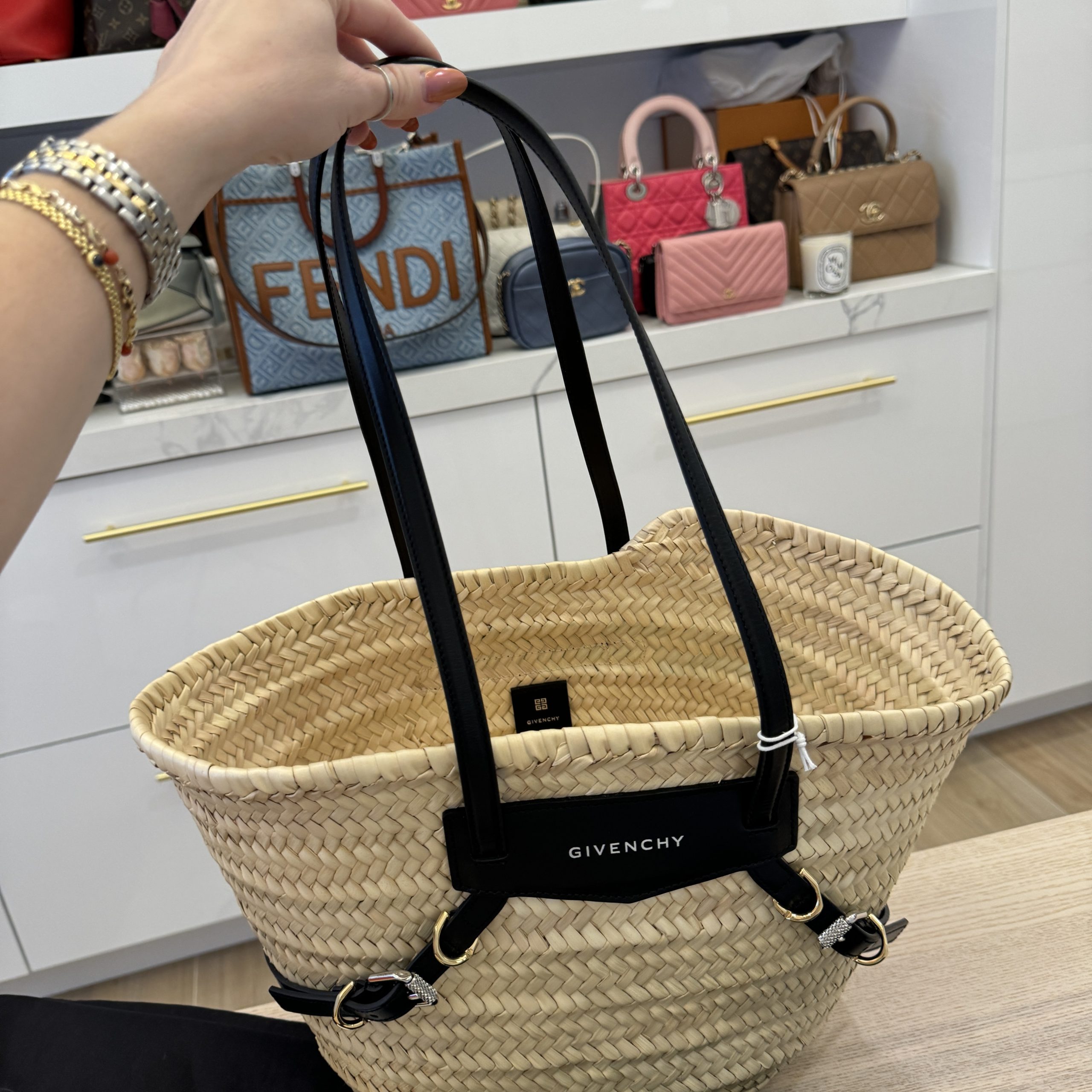 Basket givenchy deals