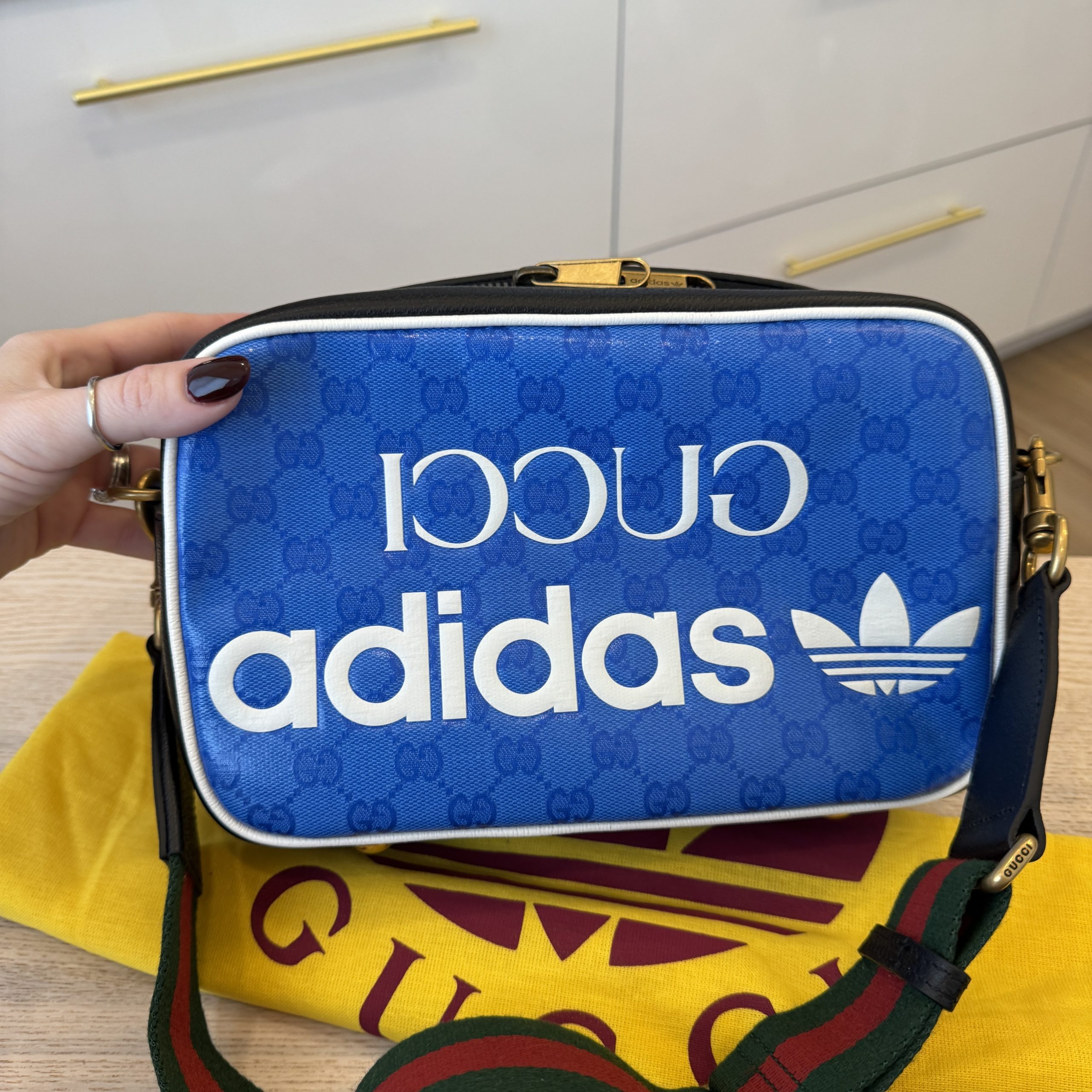 グッチ / GUCCI グッチ アディダスコラボ スモールショルダーバッグ ブルー/ゴールド金具 702427 GGクリスタルキャンバス ユニセックス  バッグ 【未使用】【bag】: ブランドバッグ｜WATCHNIAN(ウォッチニアン)公式通販/旧一風騎士