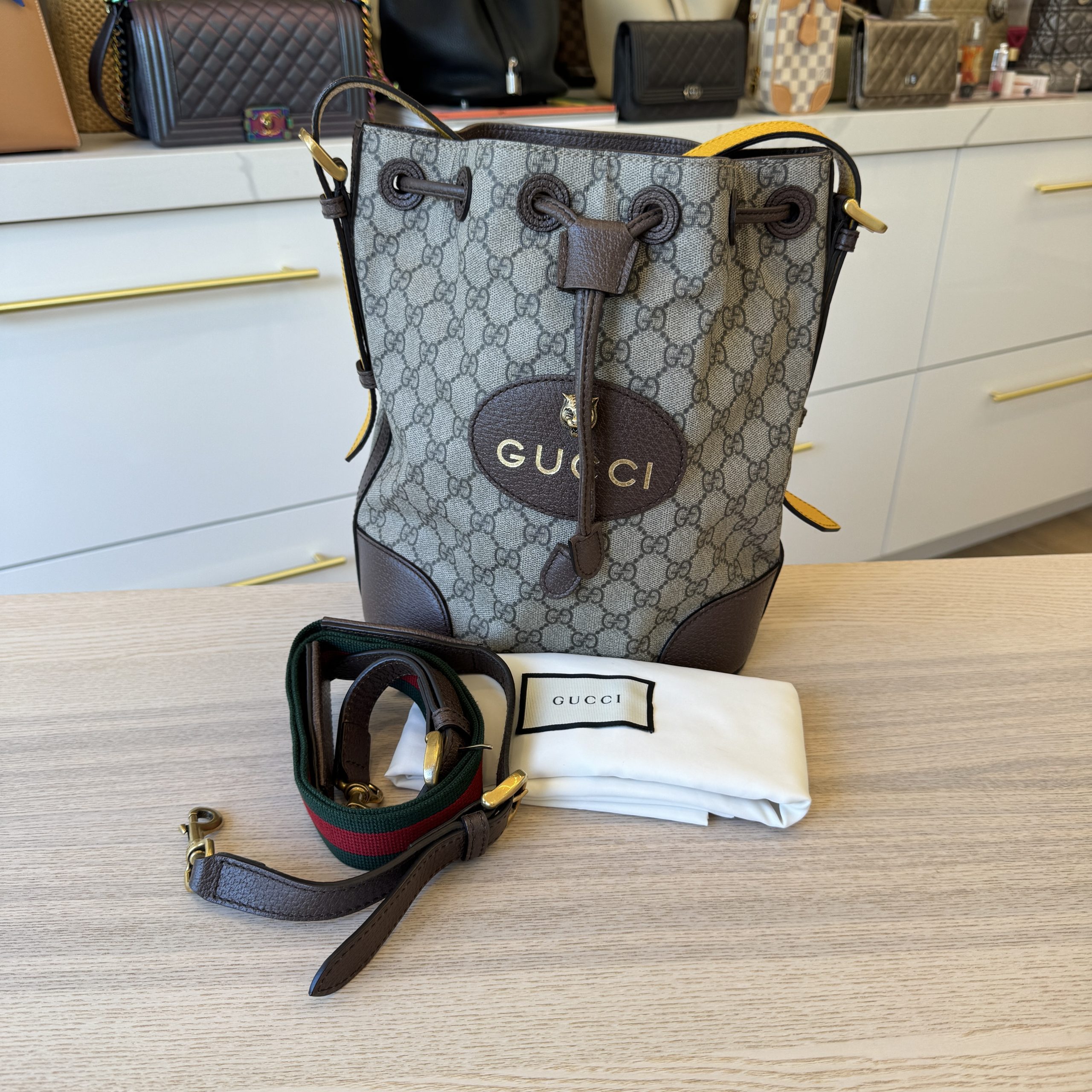 Gucci GG Supreme Monogram Neo Vintage Drawstring Bucket Backpack Beige New Acero Crop