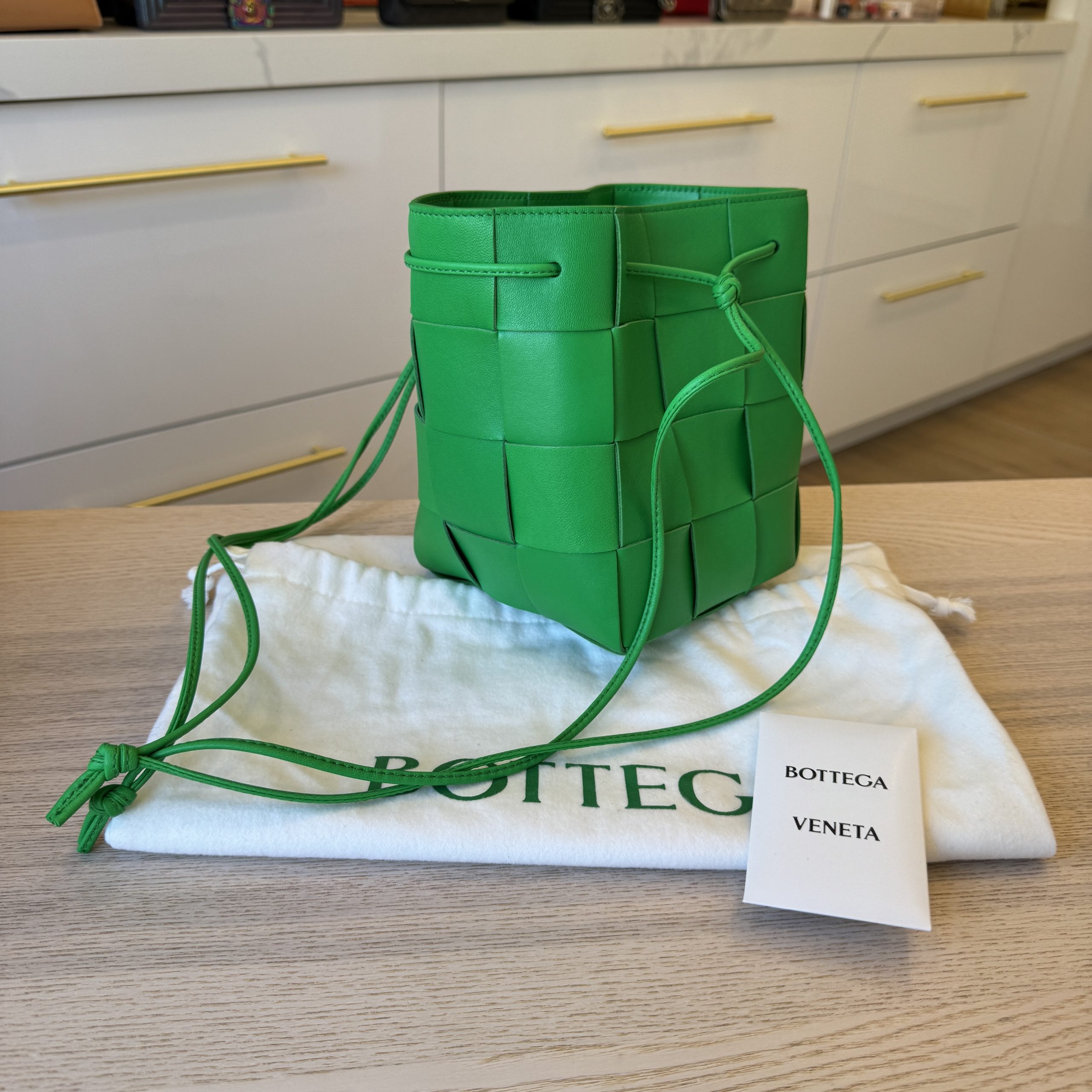 Bottega Veneta Nappa Maxi Intrecciato Cassette Bucket Bag Parakeet