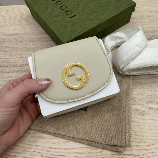 Gucci Blondie Medium Chain Wallet in Ivory Leather with Gold-Tone Hardware