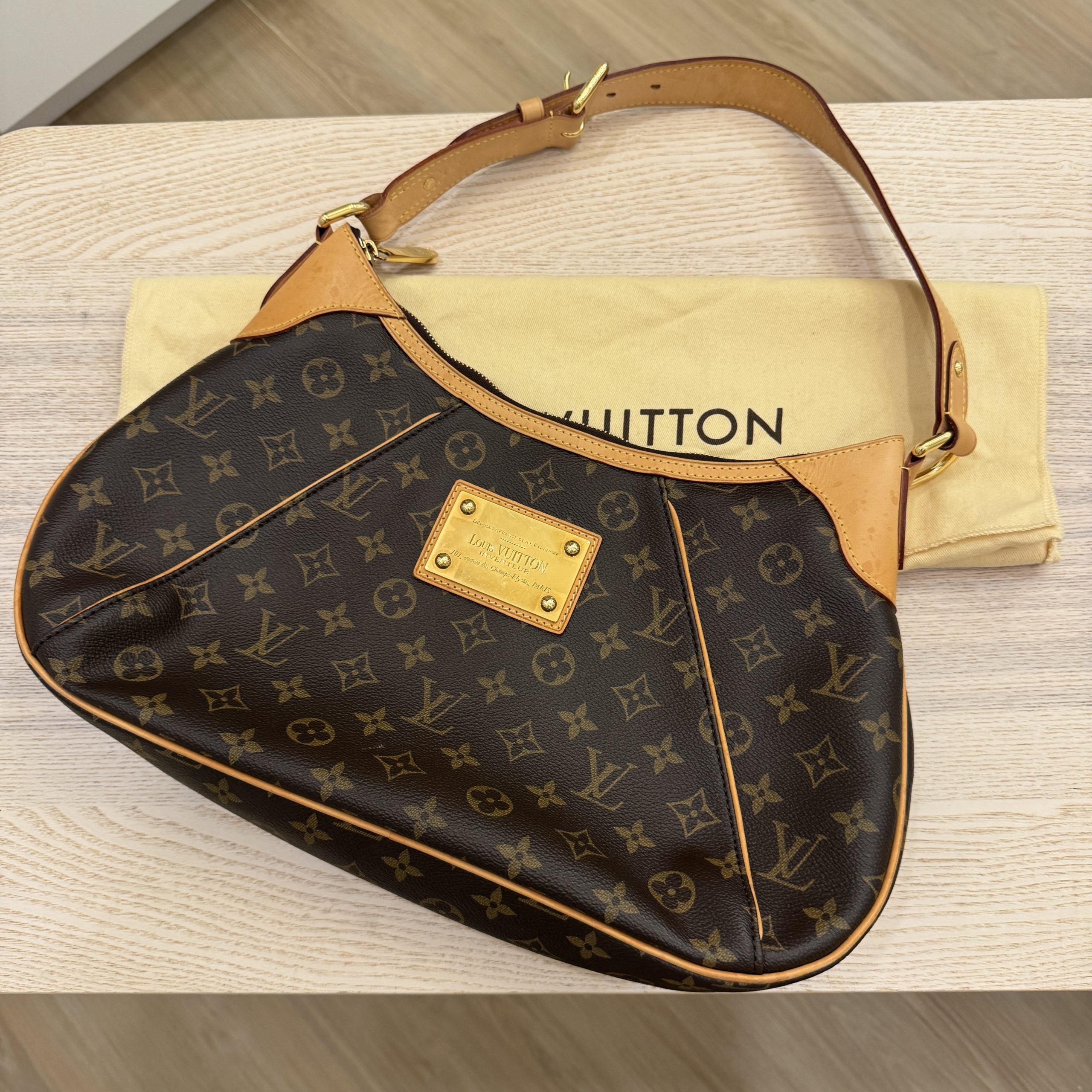 Louis Vuitton Monogram Thames GM