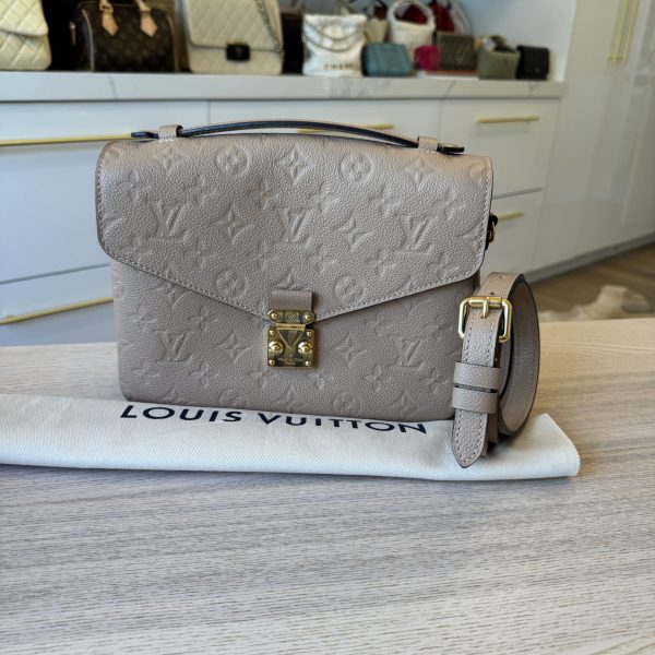 Louis Vuitton Empreinte Pochette Metis Beige