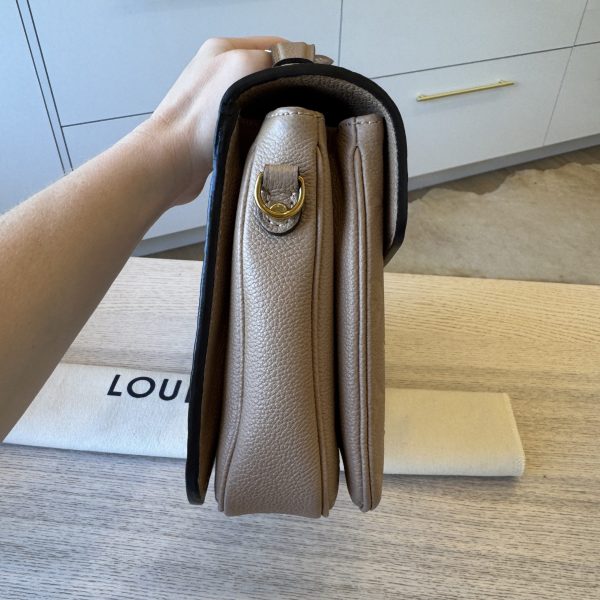 Louis Vuitton Empreinte Pochette Metis Beige
