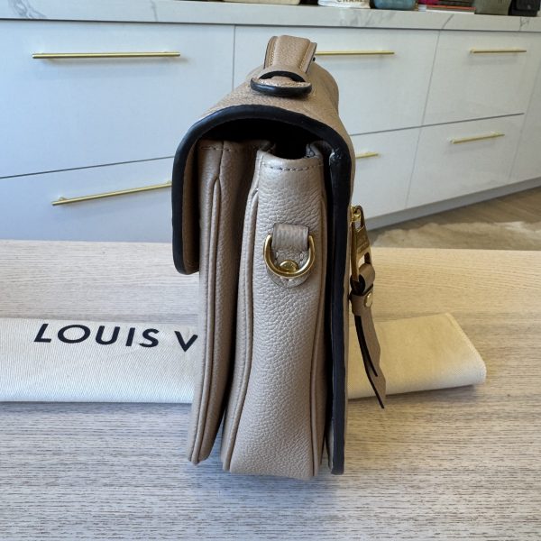 Louis Vuitton Empreinte Pochette Metis Beige
