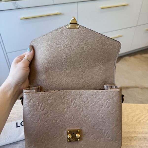 Louis Vuitton Empreinte Pochette Metis Beige