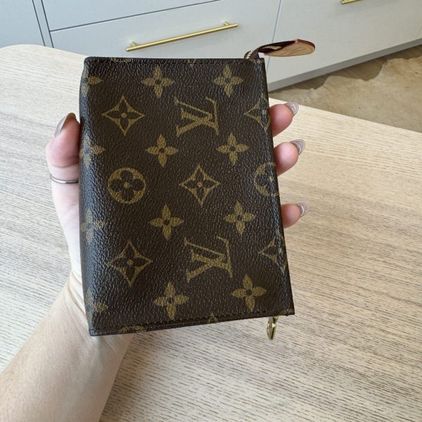 Louis Vuitton Monogram Toiletry 15