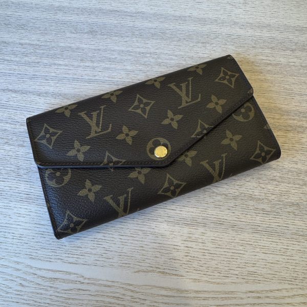 Louis Vuitton Monogram Sarah Wallet