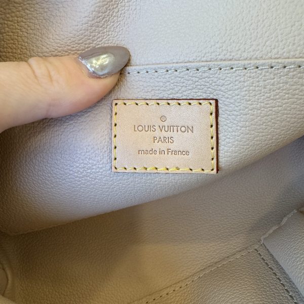 Louis Vuitton Monogram Cosmetic GM