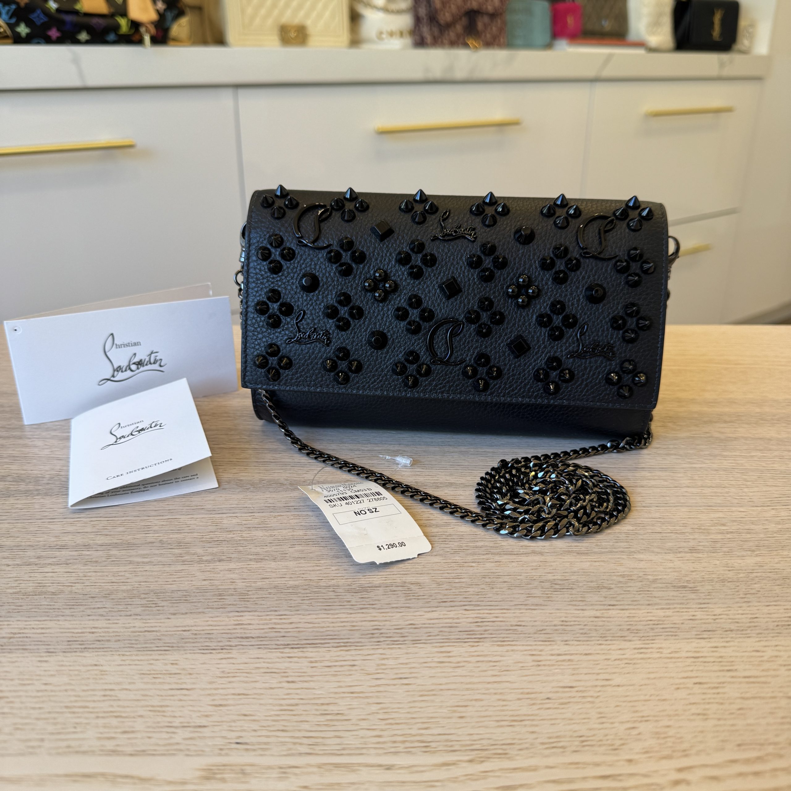Christian Louboutin Paloma Wallet on chain Grained Calf leather and spikes