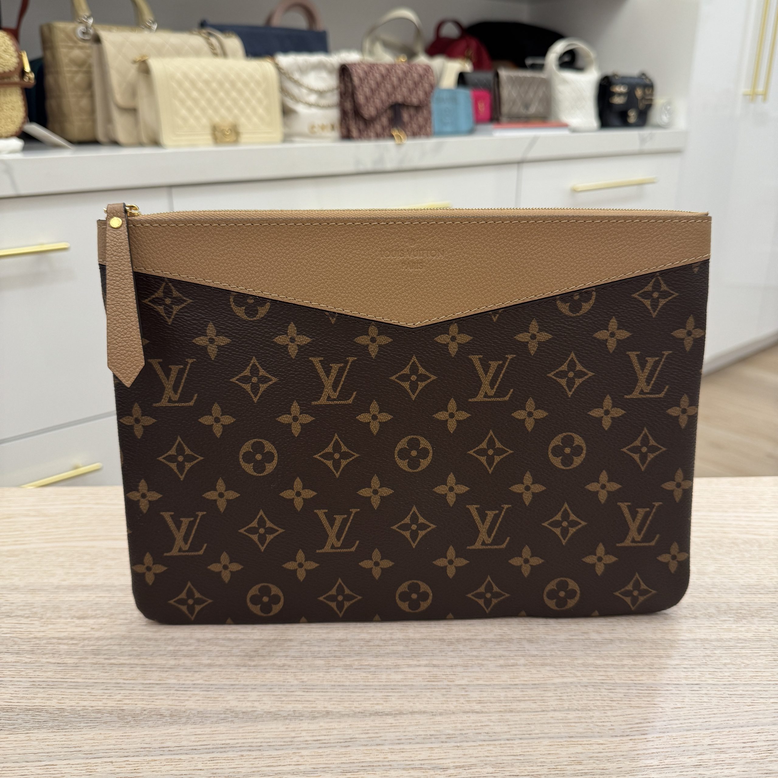 Louis Vuitton Monogram Daily Pouch Sesame