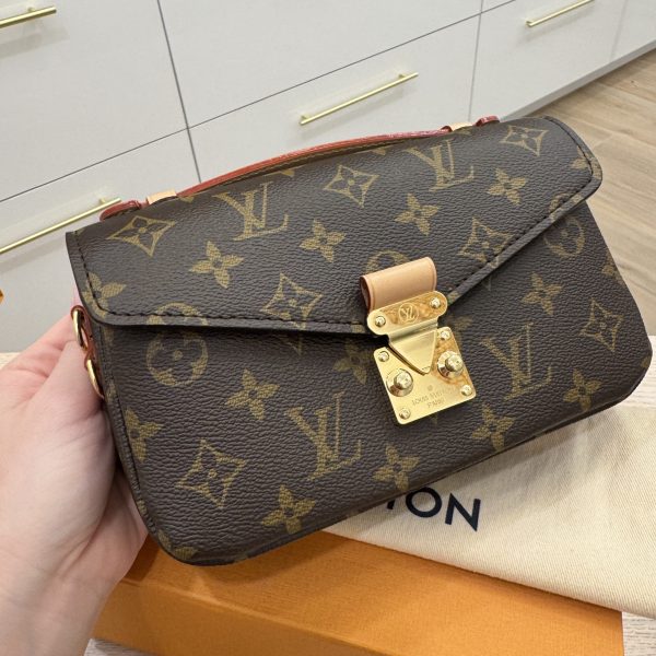 Louis Vuitton Monogram Pochette Métis East West