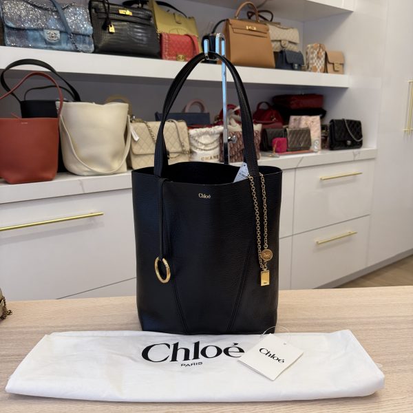 Chloe Spin Medium Tote in Shiny Grained Black