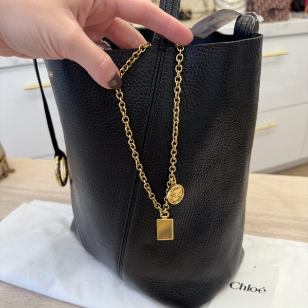 Chloe Spin Medium Tote in Shiny Grained Black