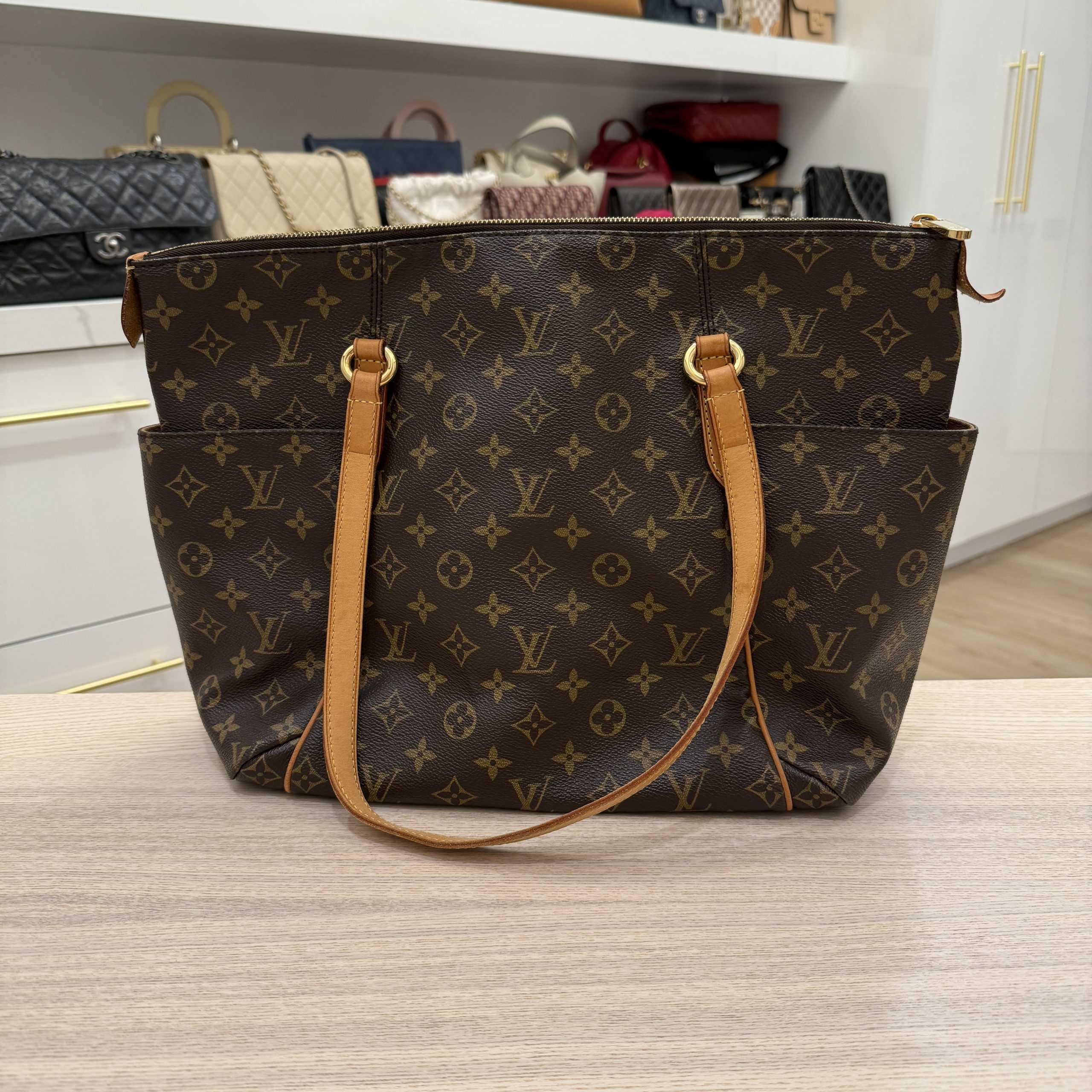 Louis Vuitton Monogram Totally MM