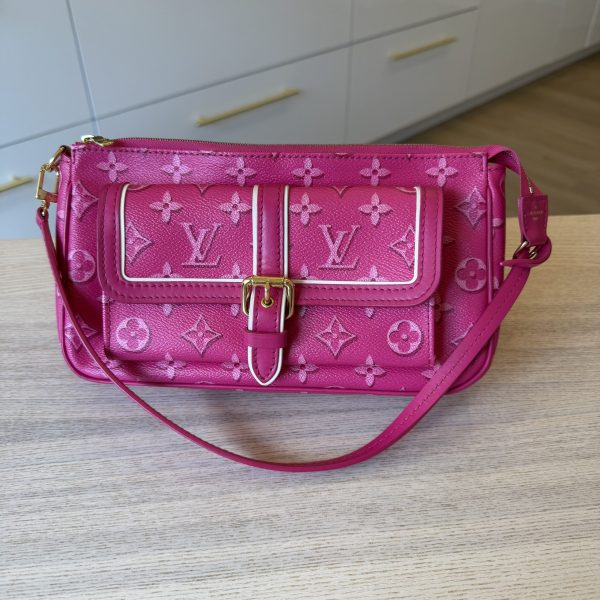 Louis Vuitton Monogram Fall For You Maxi Multi Pochette Accessories Fuchsia