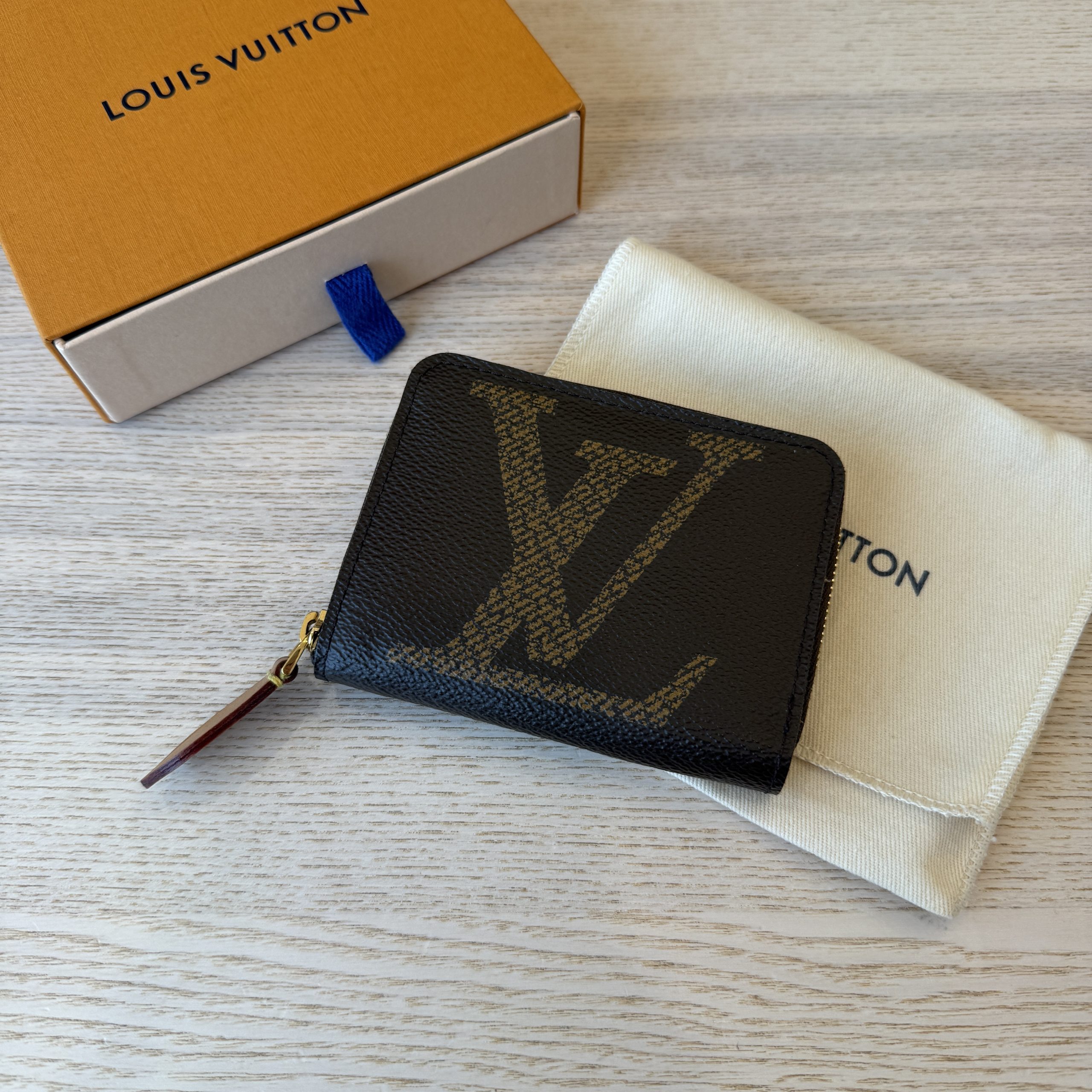 Louis Vuitton Monogram Giant Zippy Coin Purse
