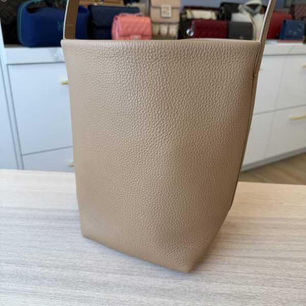 The Row Grained Calfskin Medium N/S Park Tote Cinnamon