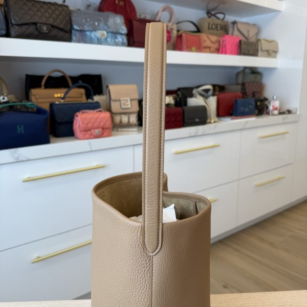 The Row Grained Calfskin Medium N/S Park Tote Cinnamon