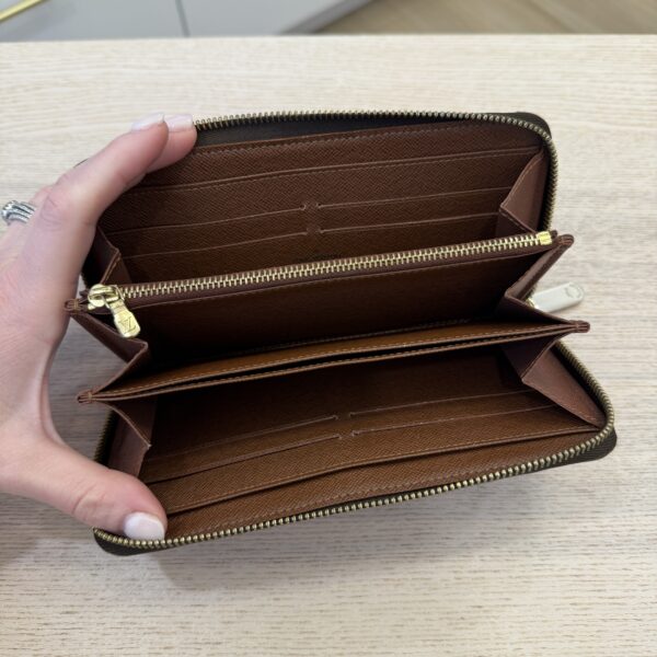 Louis Vuitton Monogram Zippy Wallet
