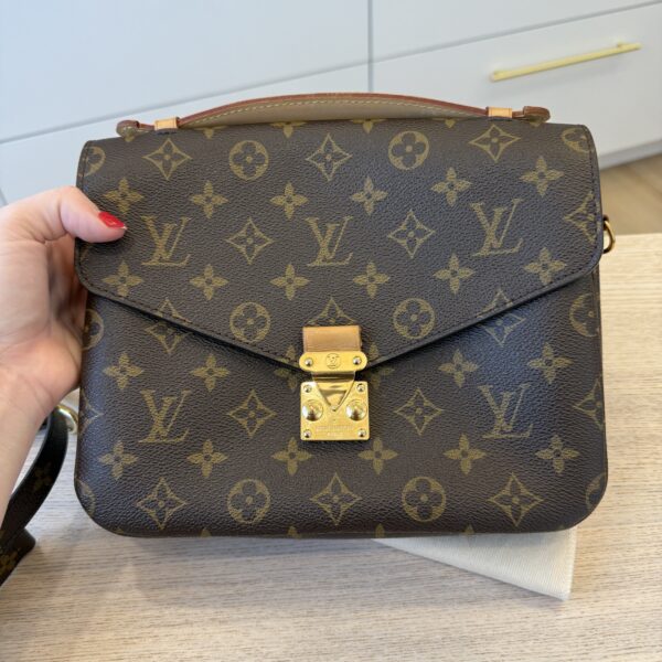 Louis Vuitton Monogram Pochette Metis