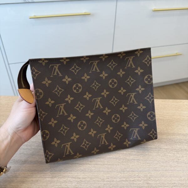 Louis Vuitton Monogram Toiletry 26