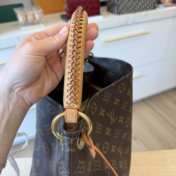 Louis Vuitton Monogram Artsy MM