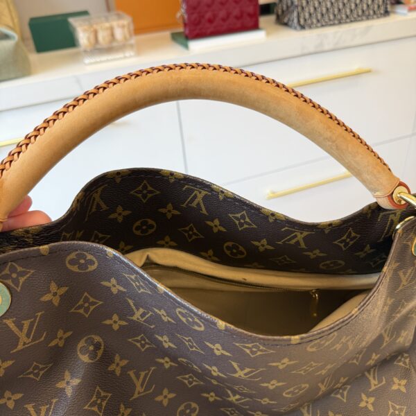 Louis Vuitton Monogram Artsy MM