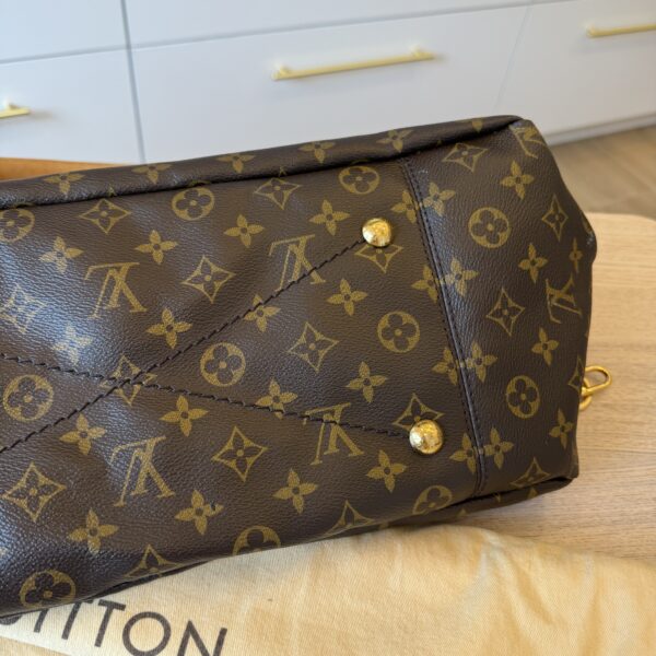Louis Vuitton Monogram Artsy MM