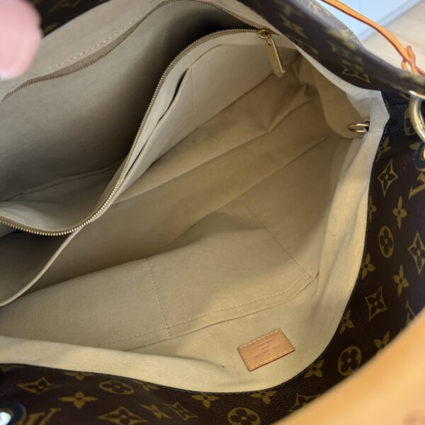 Louis Vuitton Monogram Artsy MM