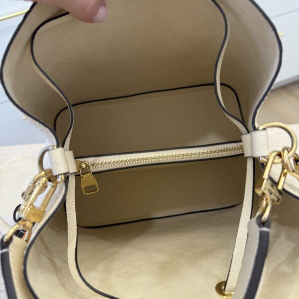Louis Vuitton Empreinte Neonoe MM Cream