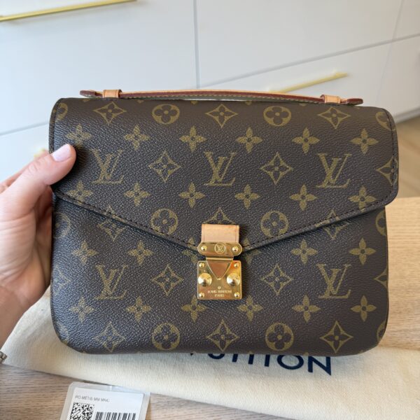 Louis Vuitton Monogram Pochette Metis