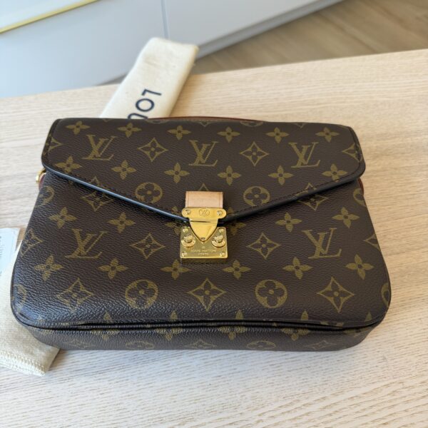 Louis Vuitton Monogram Pochette Metis
