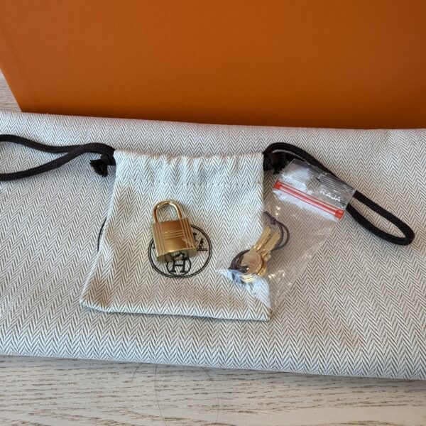 Hermes Taurillon Clemence Picotin Lock 18 PM Gris Pantin Gold Hardware