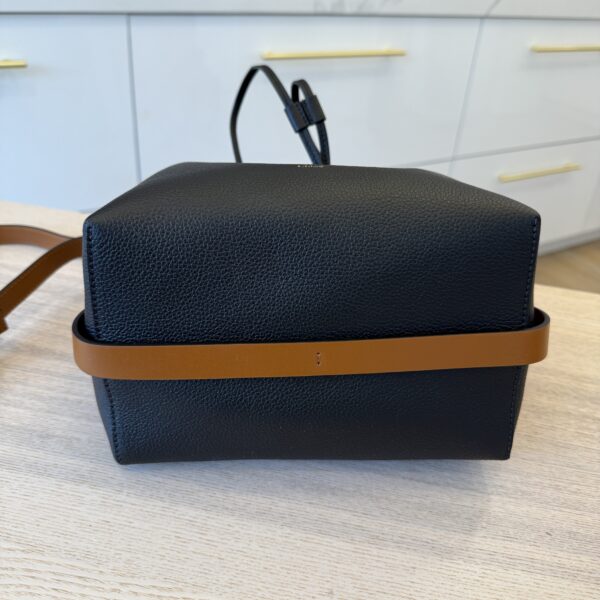 Chloe Marcie Bucket Bag in Grained Leather Black and Tan