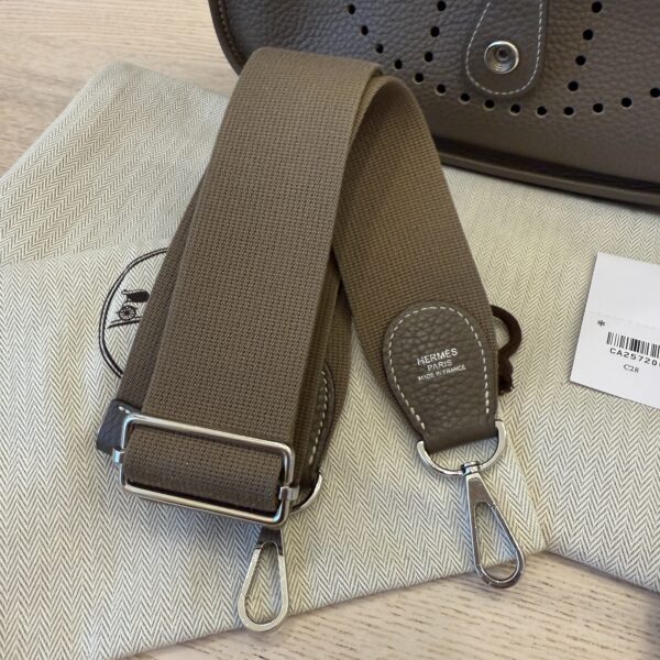 Hermes Taurillon Clemence Evelyne III PM Etoupe