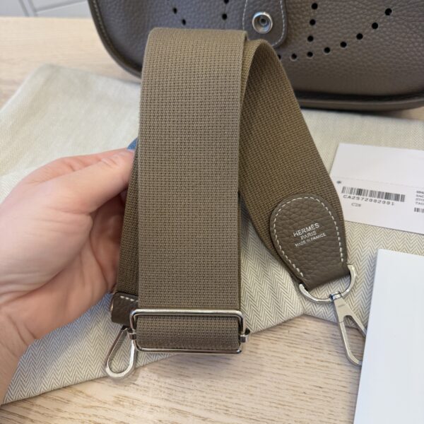 Hermes Taurillon Clemence Evelyne III PM Etoupe