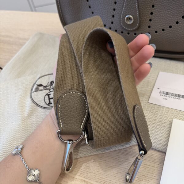 Hermes Taurillon Clemence Evelyne III PM Etoupe