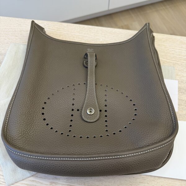 Hermes Taurillon Clemence Evelyne III PM Etoupe