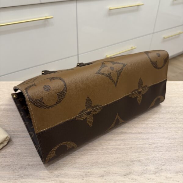 Louis Vuitton Reverse Monogram Giant Onthego MM