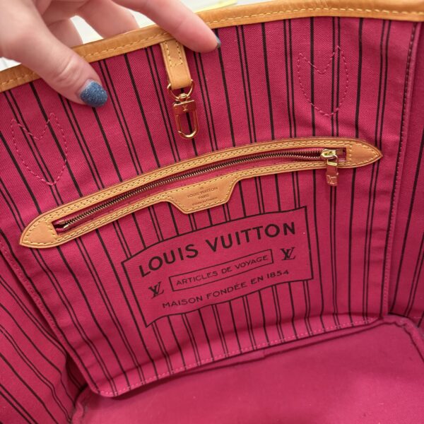 Louis Vuitton Monogram Neverfull MM Pink