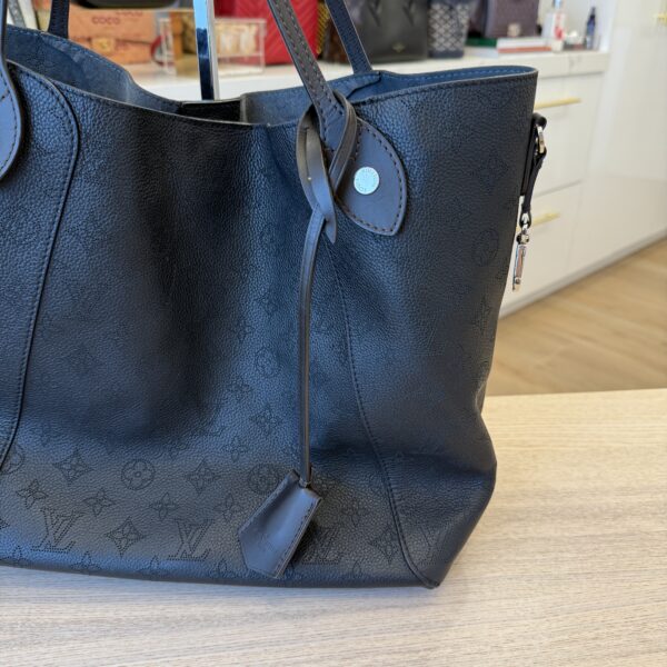 Louis Vuitton Hina Handbag Mahina Leather MM Black