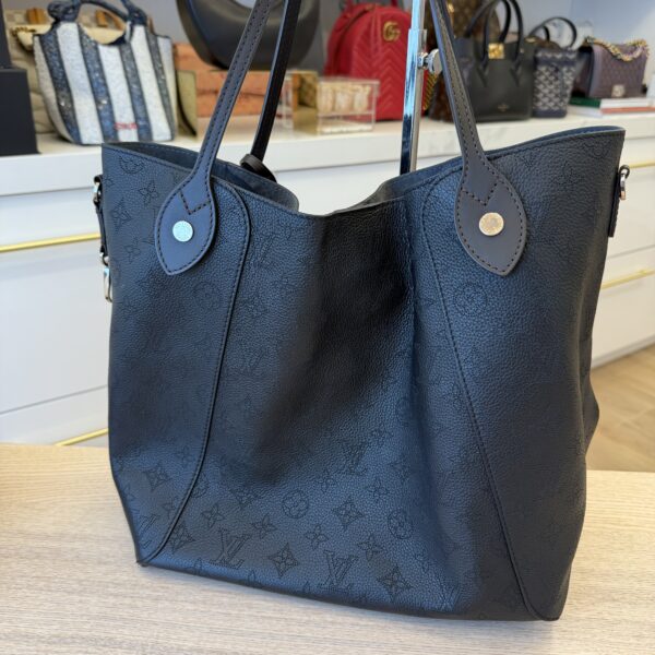 Louis Vuitton Hina Handbag Mahina Leather MM Black