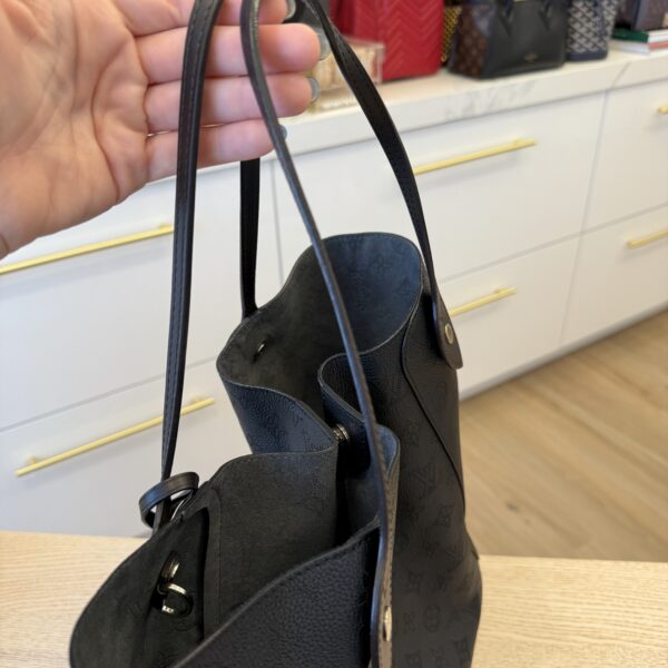 Louis Vuitton Hina Handbag Mahina Leather MM Black