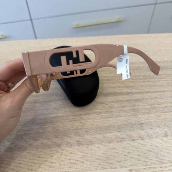 Fendi O’Lock Cat-Eye Sunglasses Pink